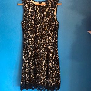 Floral Lace Dress- roz&ALI